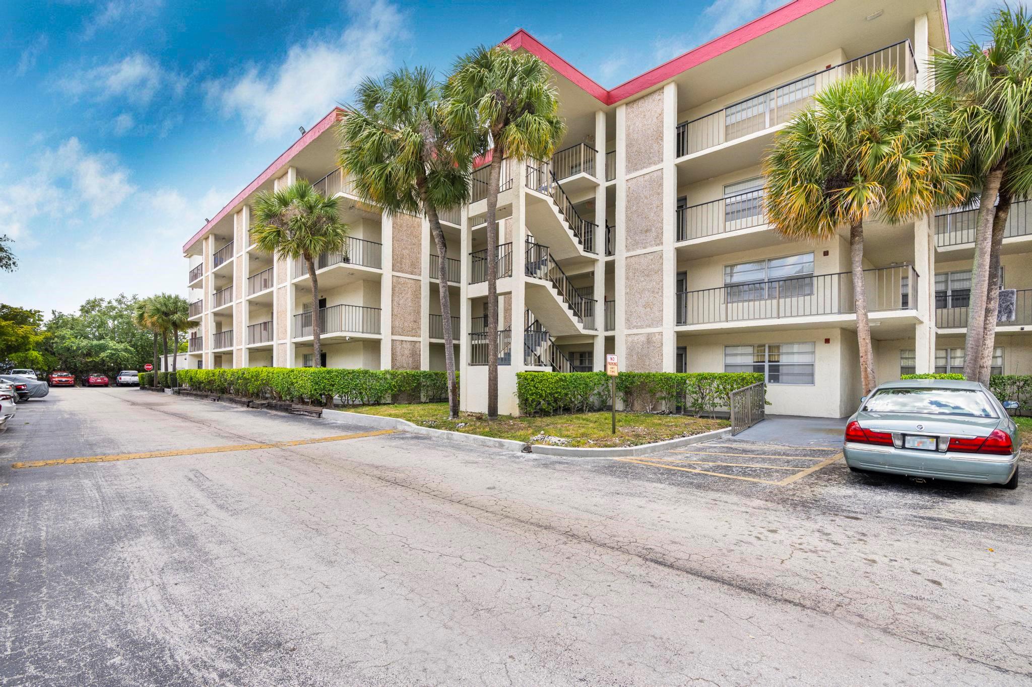 3000 NW 48th #423 Ter #423