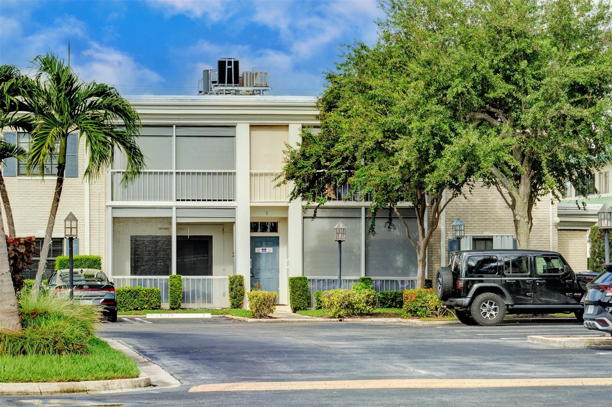 140 Cypress Clb Dr #414