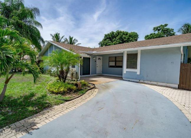 5041 Woodland Dr