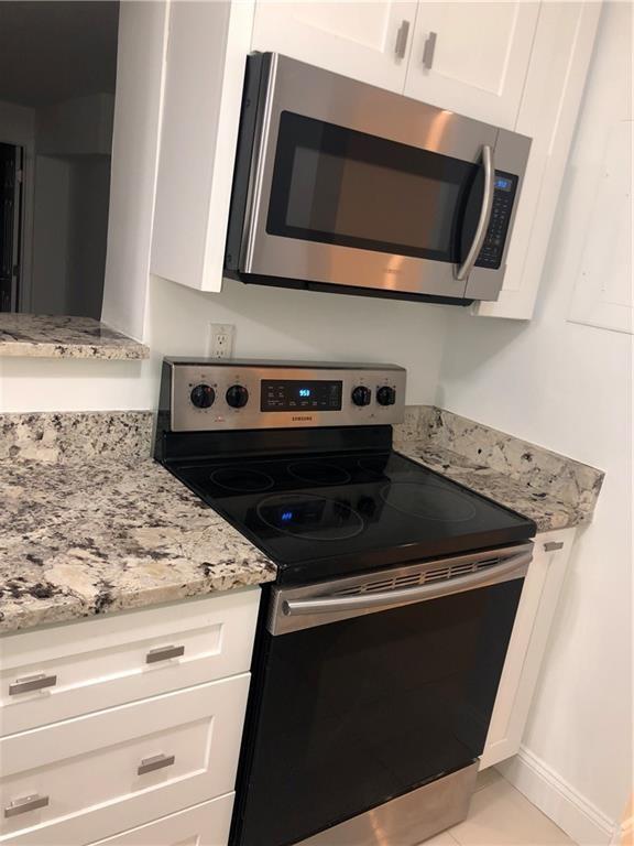 5273 NE 17th Ave Pompano Beach, FL 33064