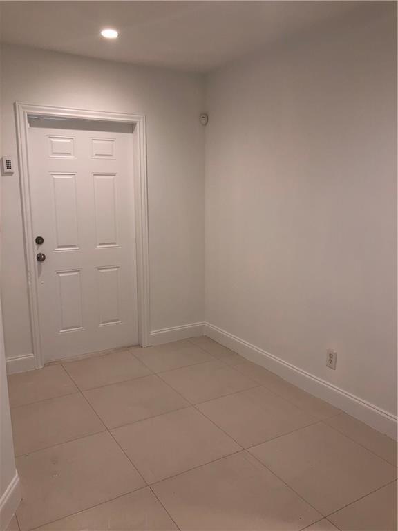 5273 NE 17th Ave Pompano Beach, FL 33064