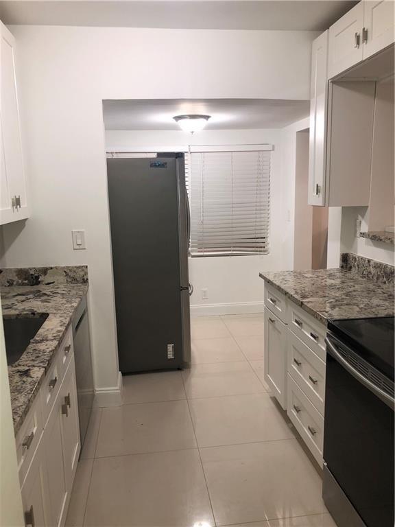 5273 NE 17th Ave Pompano Beach, FL 33064