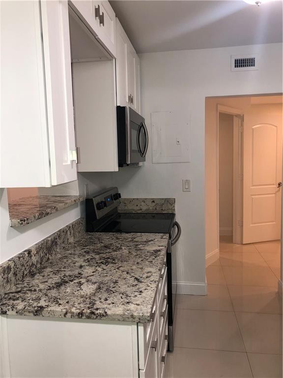 5273 NE 17th Ave Pompano Beach, FL 33064