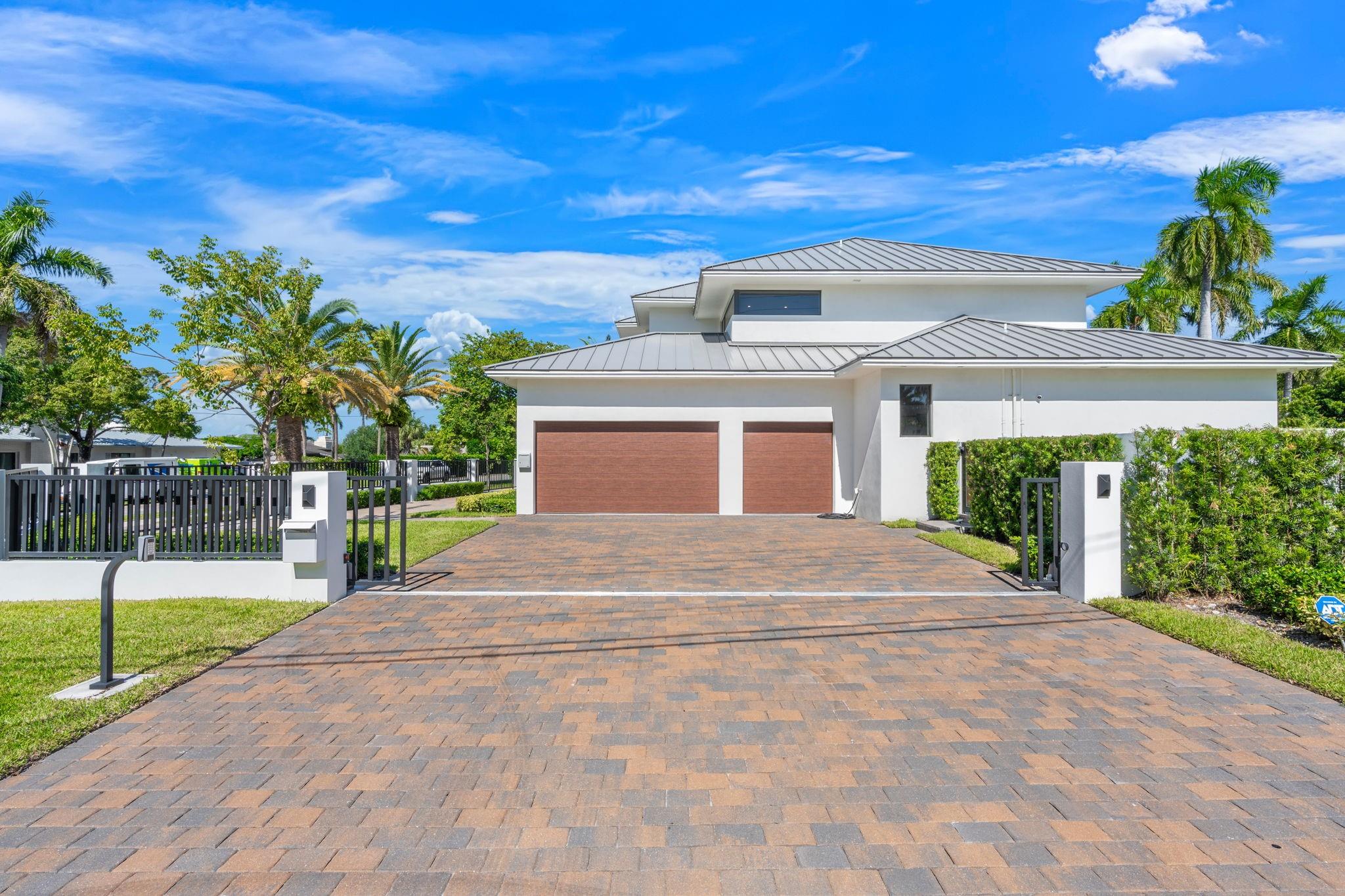 1400 Middle Riv Dr Fort Lauderdale, FL 33304