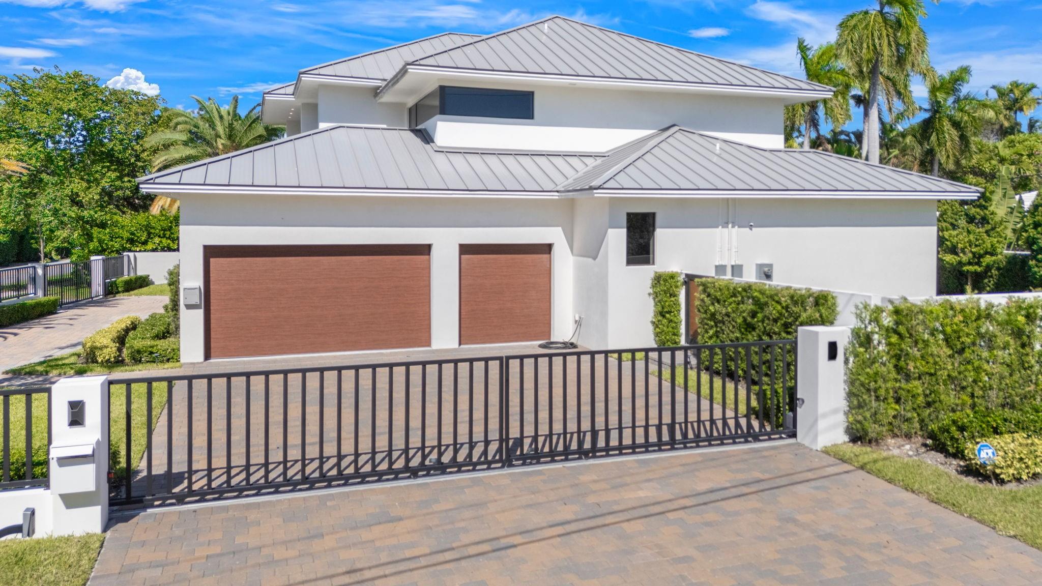 1400 Middle Riv Dr Fort Lauderdale, FL 33304