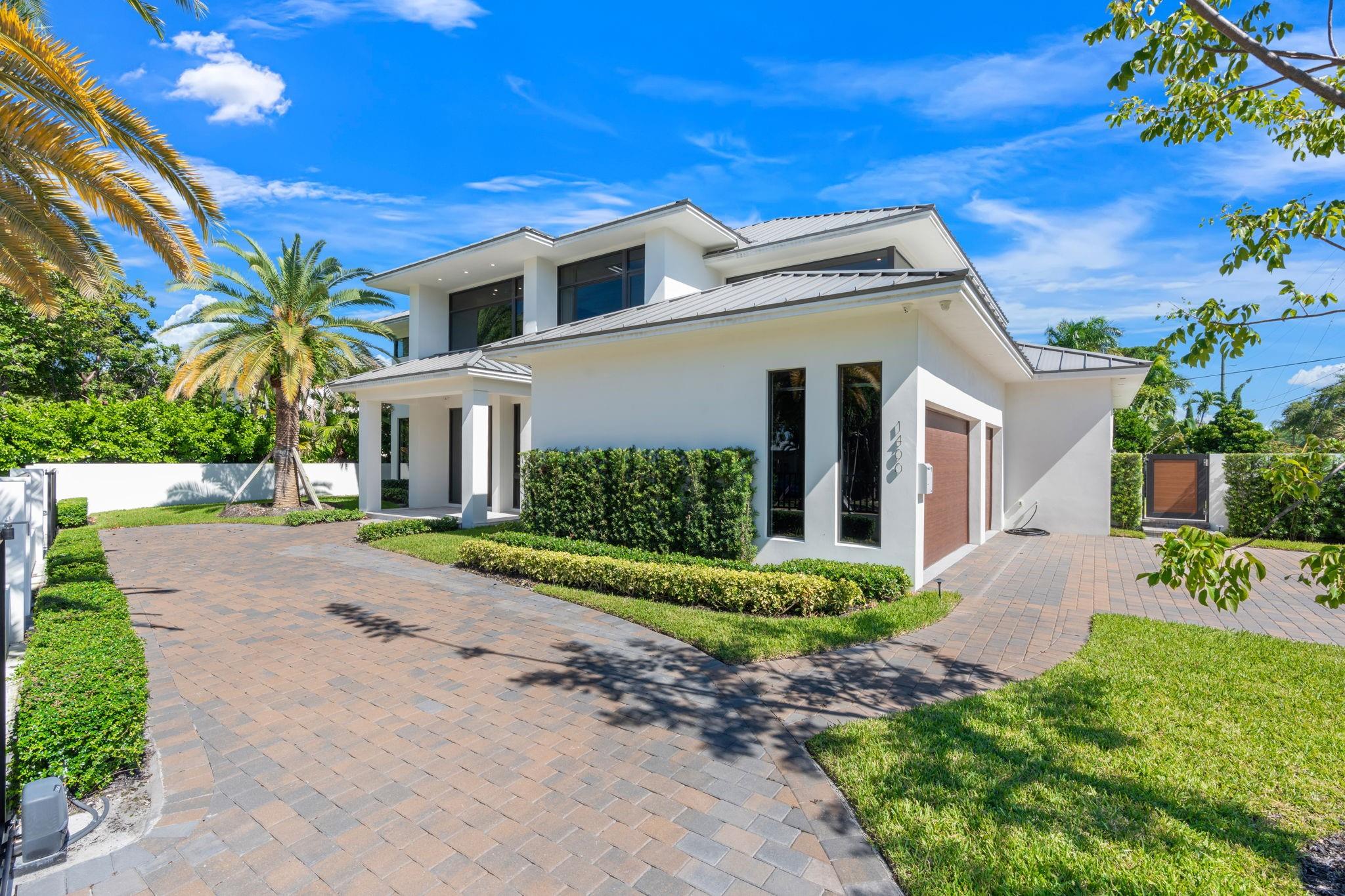 1400 Middle Riv Dr Fort Lauderdale, FL 33304