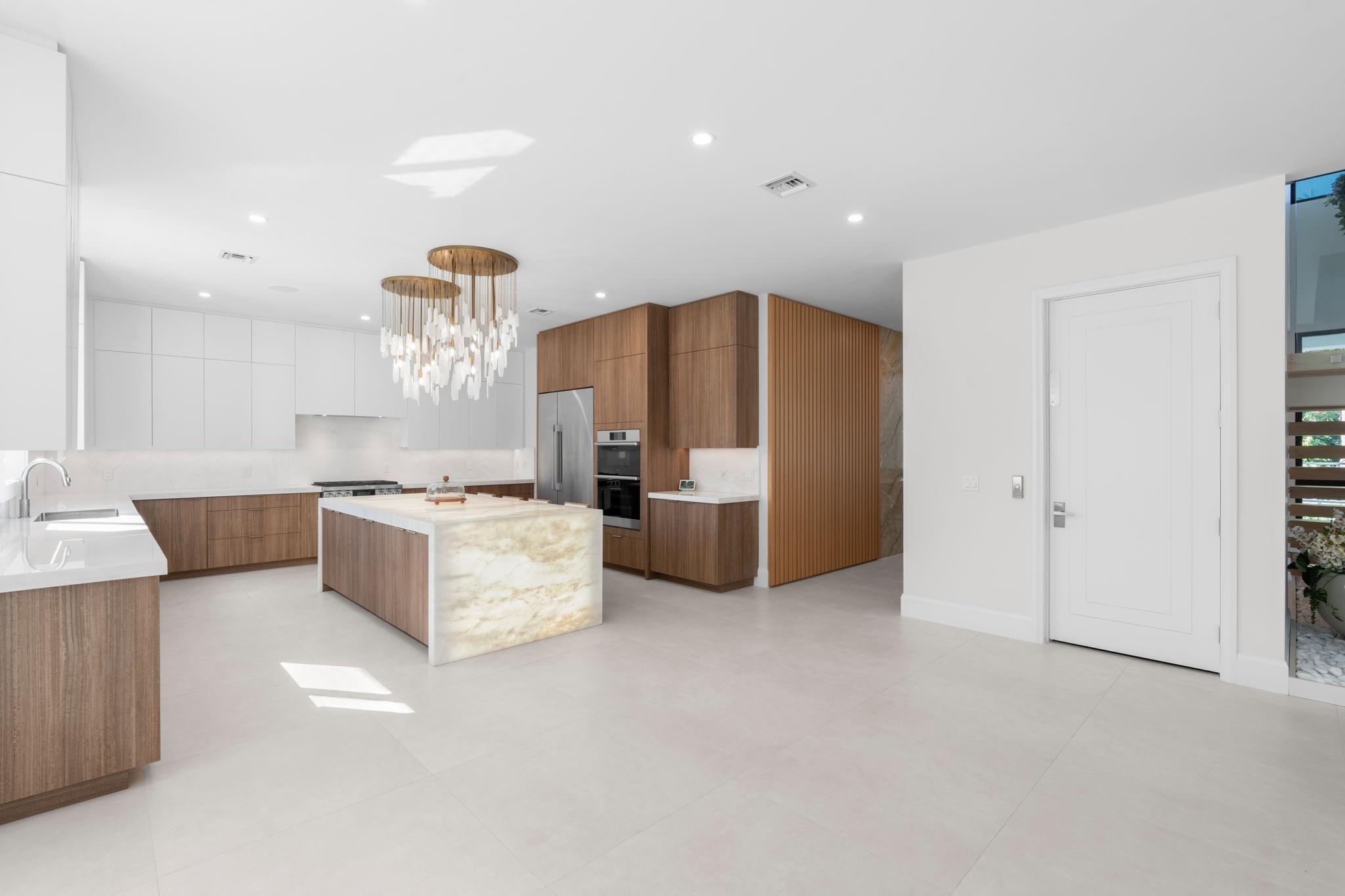 1400 Middle Riv Dr Fort Lauderdale, FL 33304