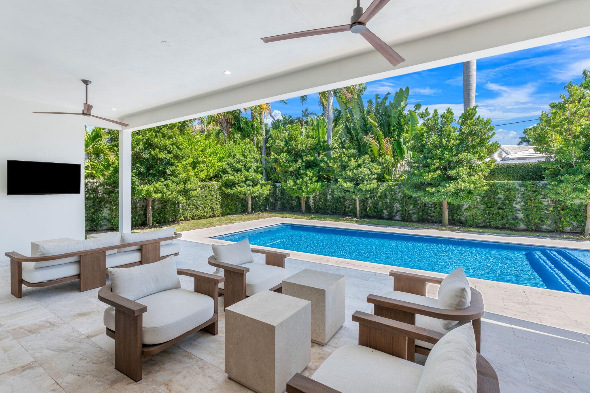 1400 Middle Riv Dr Fort Lauderdale, FL 33304