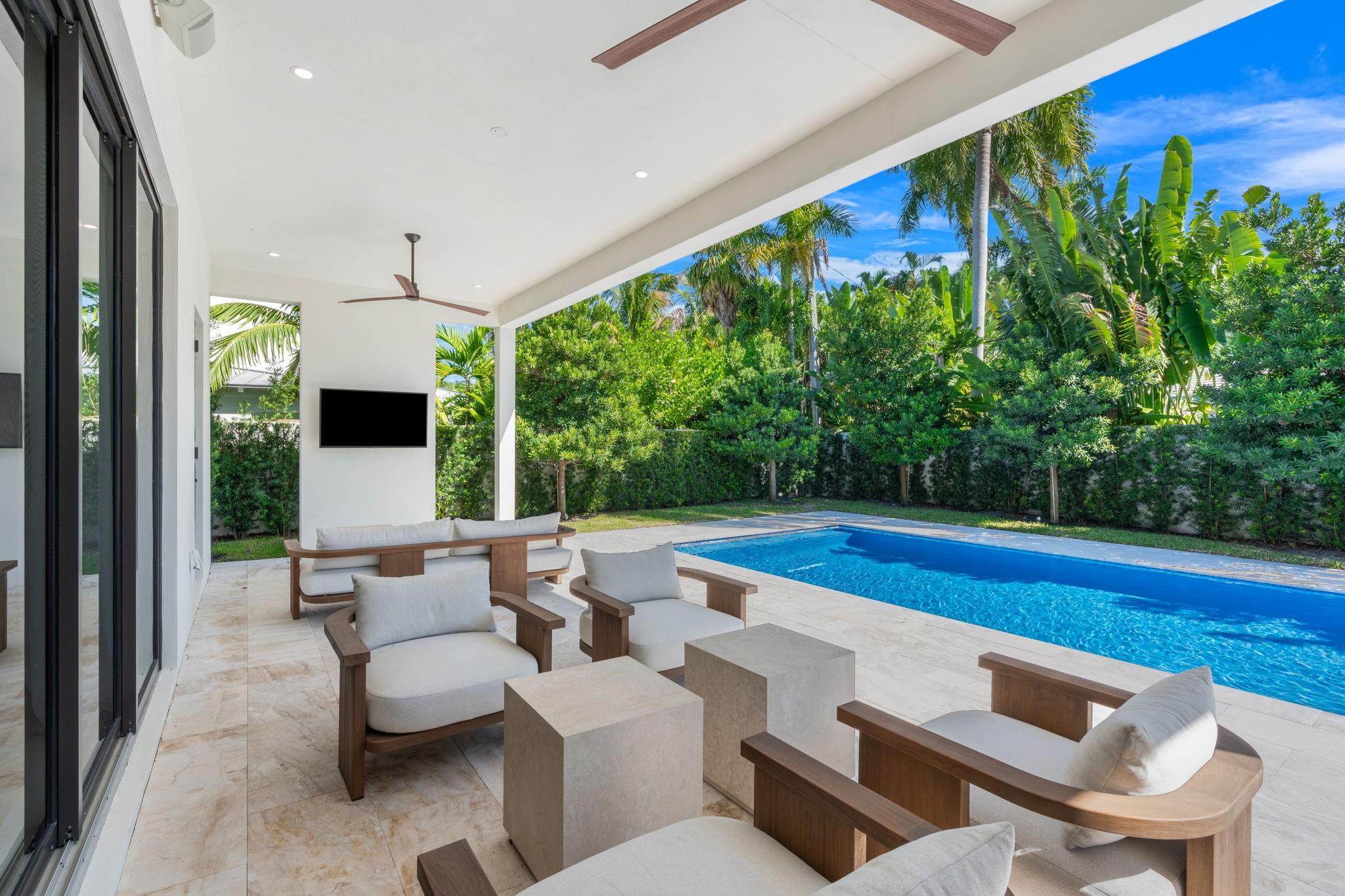 1400 Middle Riv Dr Fort Lauderdale, FL 33304