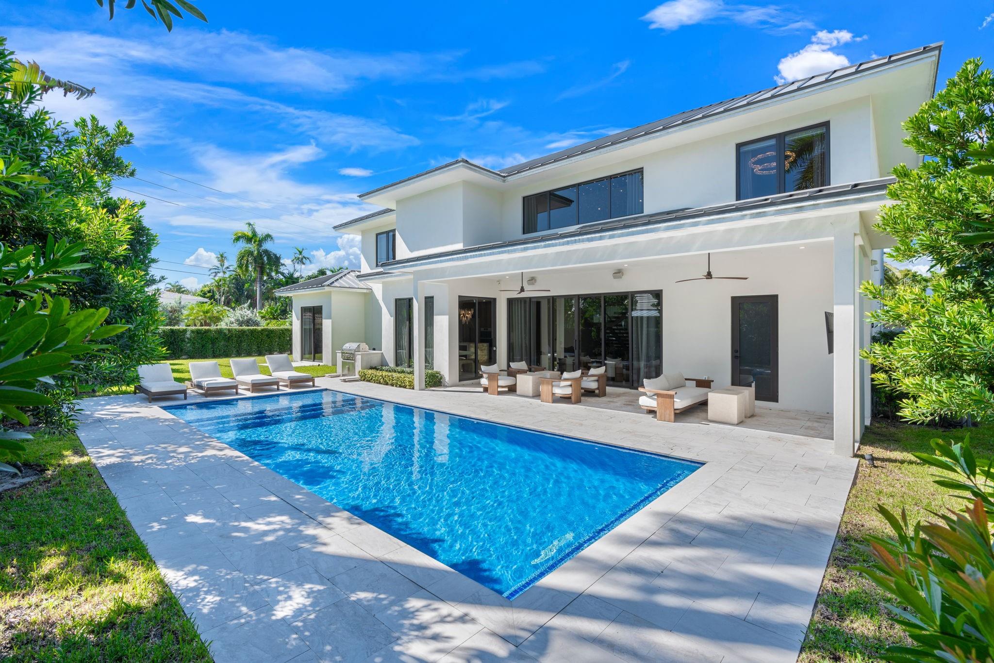 1400 Middle Riv Dr Fort Lauderdale, FL 33304