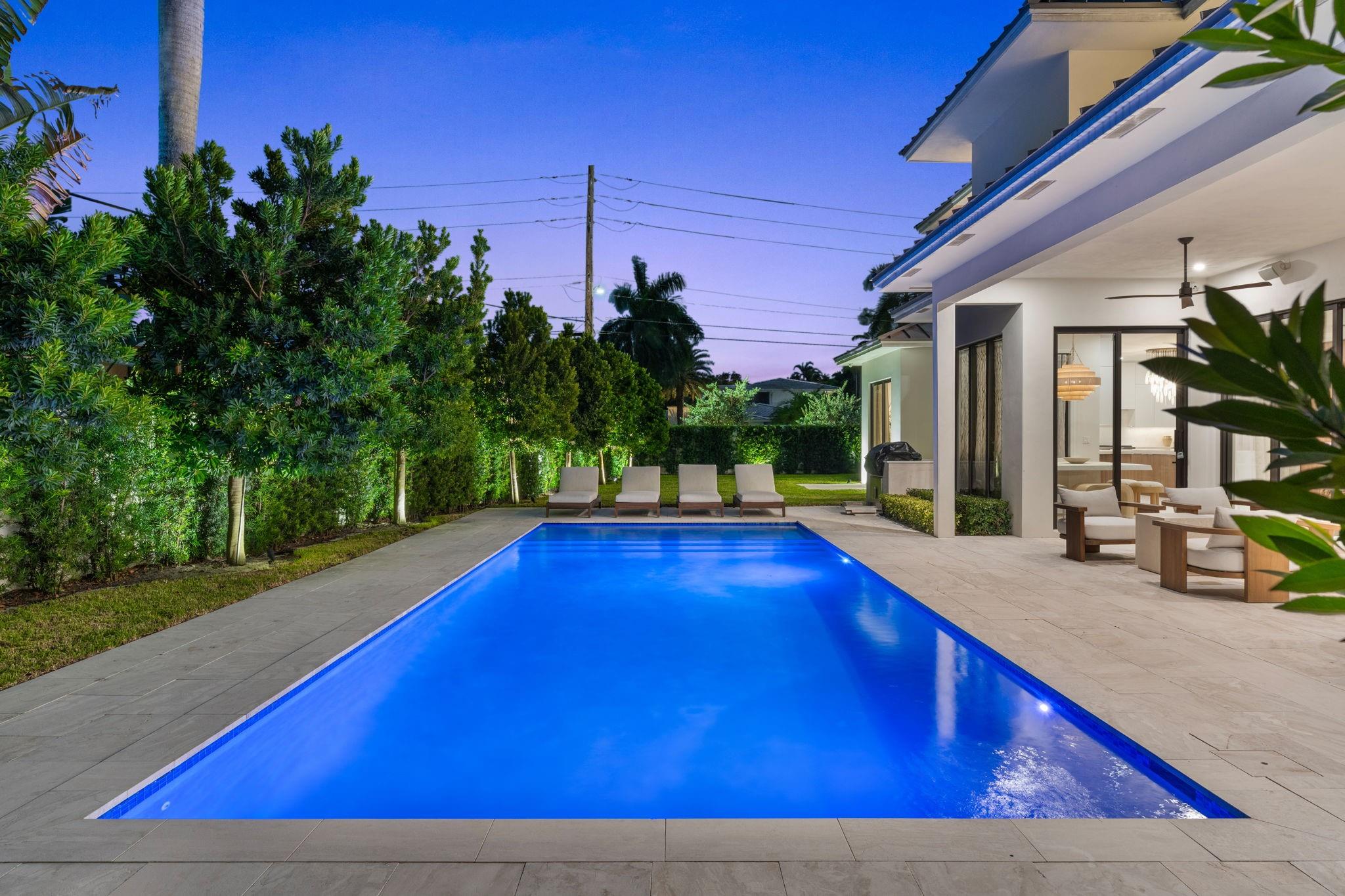 1400 Middle Riv Dr Fort Lauderdale, FL 33304