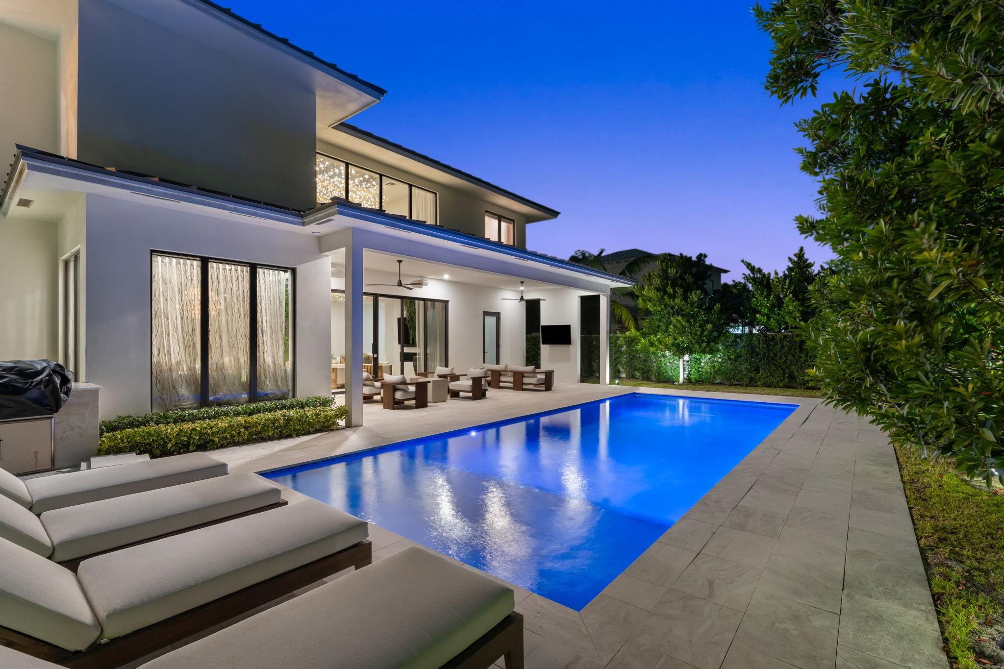 1400 Middle Riv Dr Fort Lauderdale, FL 33304