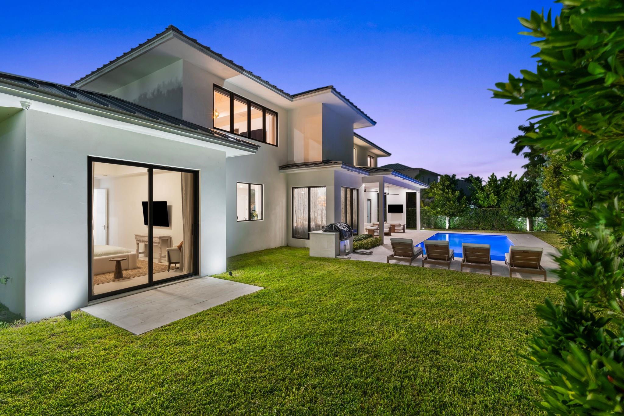 1400 Middle Riv Dr Fort Lauderdale, FL 33304