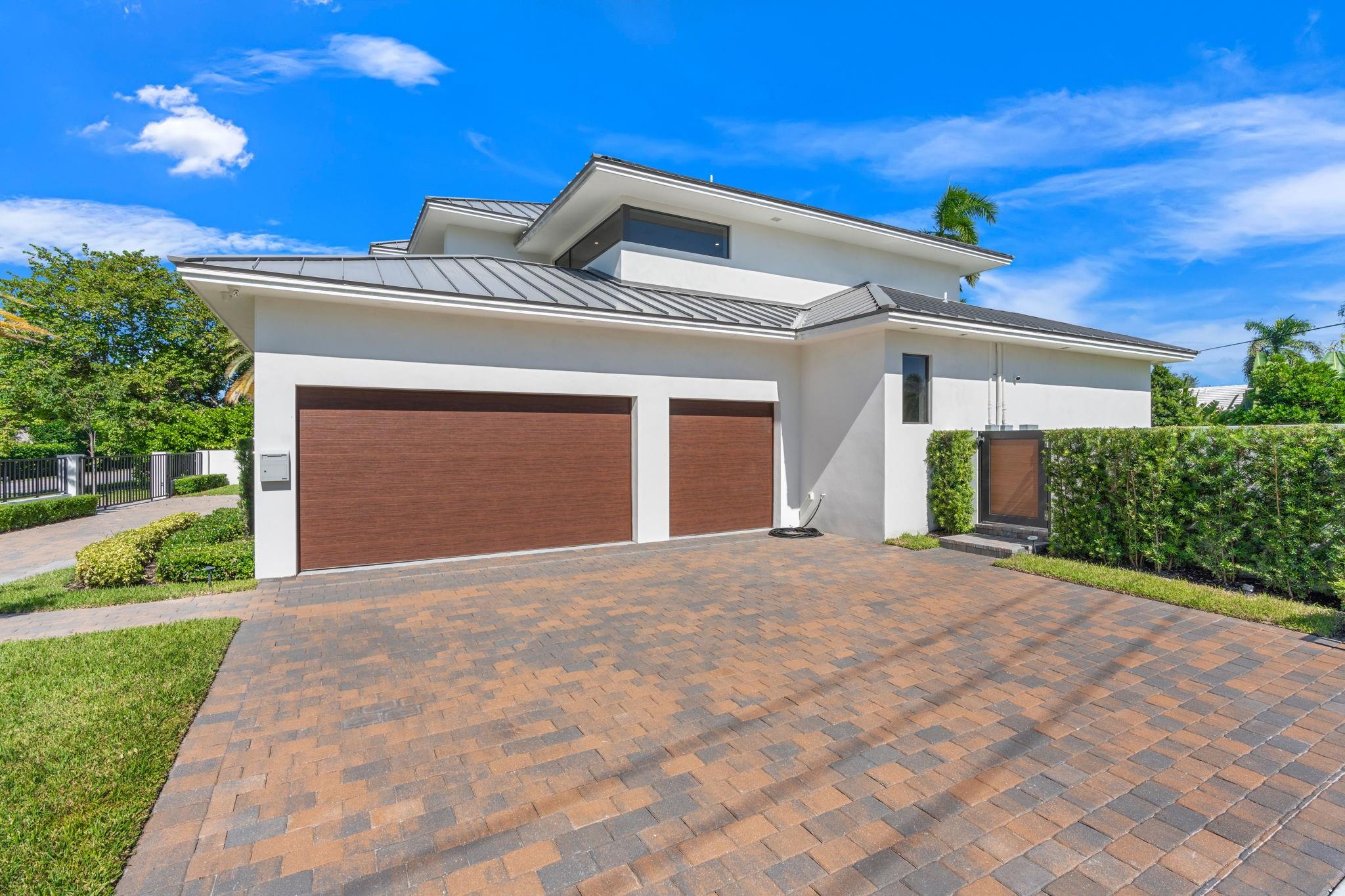 1400 Middle Riv Dr Fort Lauderdale, FL 33304