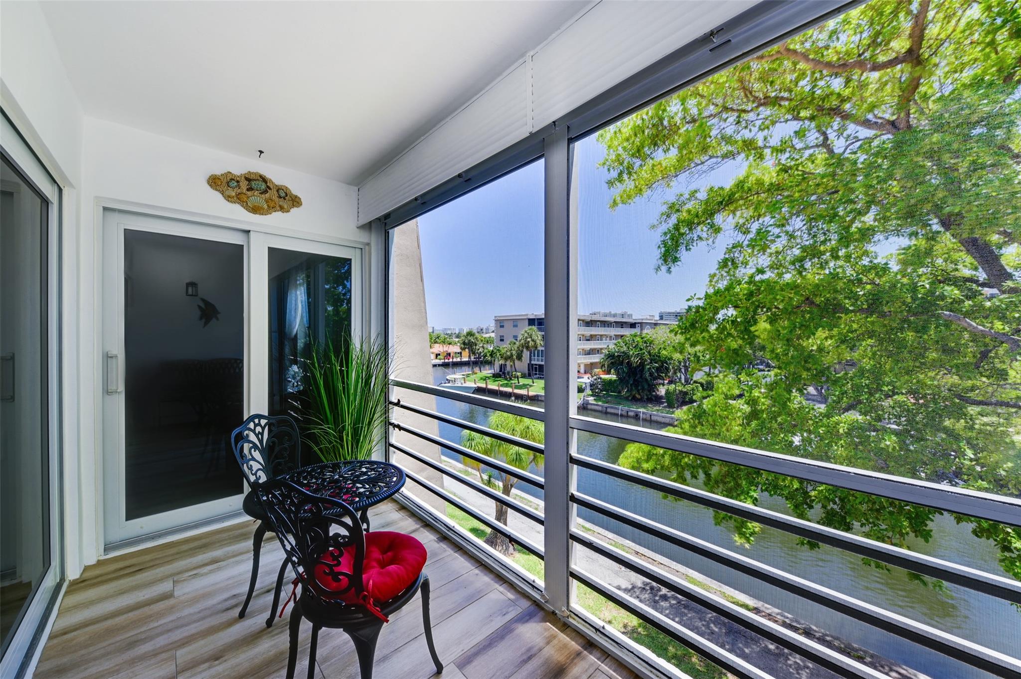 773 Jeffery St #4-305