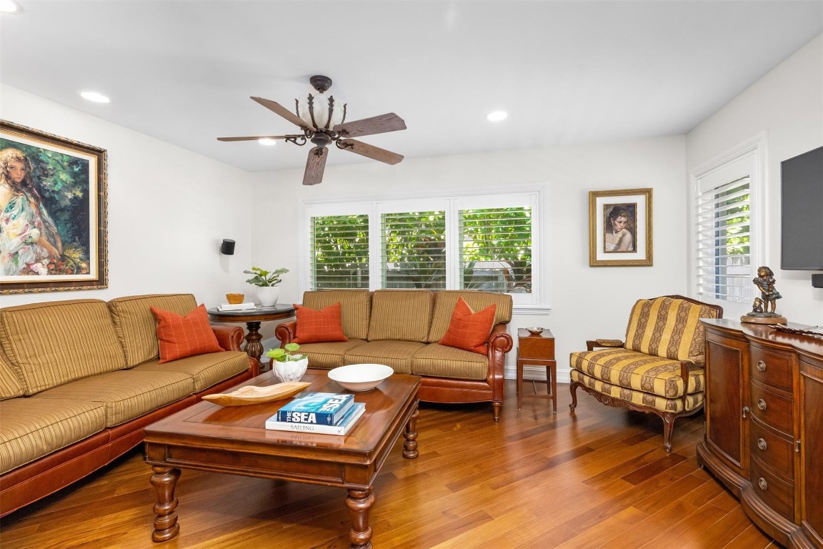 359 Poinciana Dr Fort Lauderdale, FL 33301