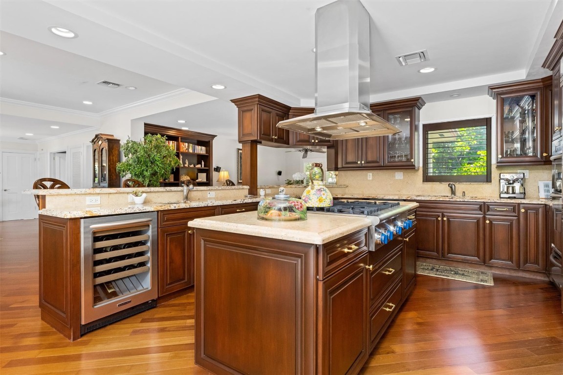 359 Poinciana Dr Fort Lauderdale, FL 33301