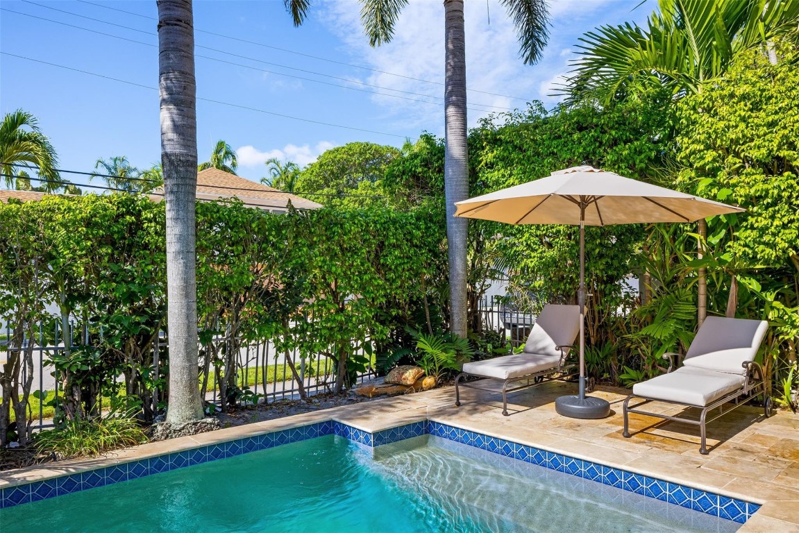 359 Poinciana Dr Fort Lauderdale, FL 33301