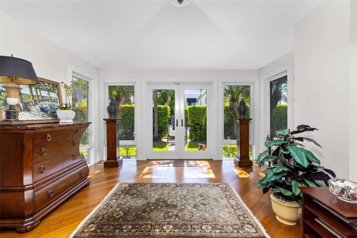 359 Poinciana Dr Fort Lauderdale, FL 33301