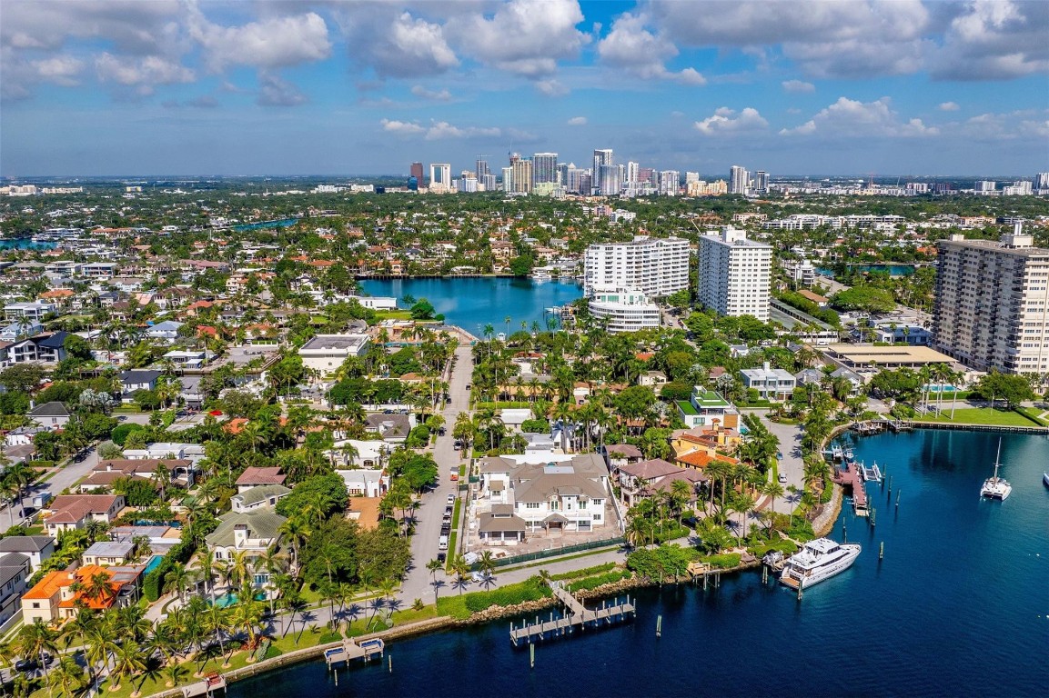 359 Poinciana Dr Fort Lauderdale, FL 33301