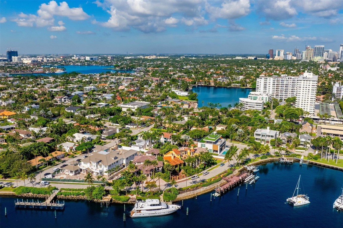 359 Poinciana Dr Fort Lauderdale, FL 33301