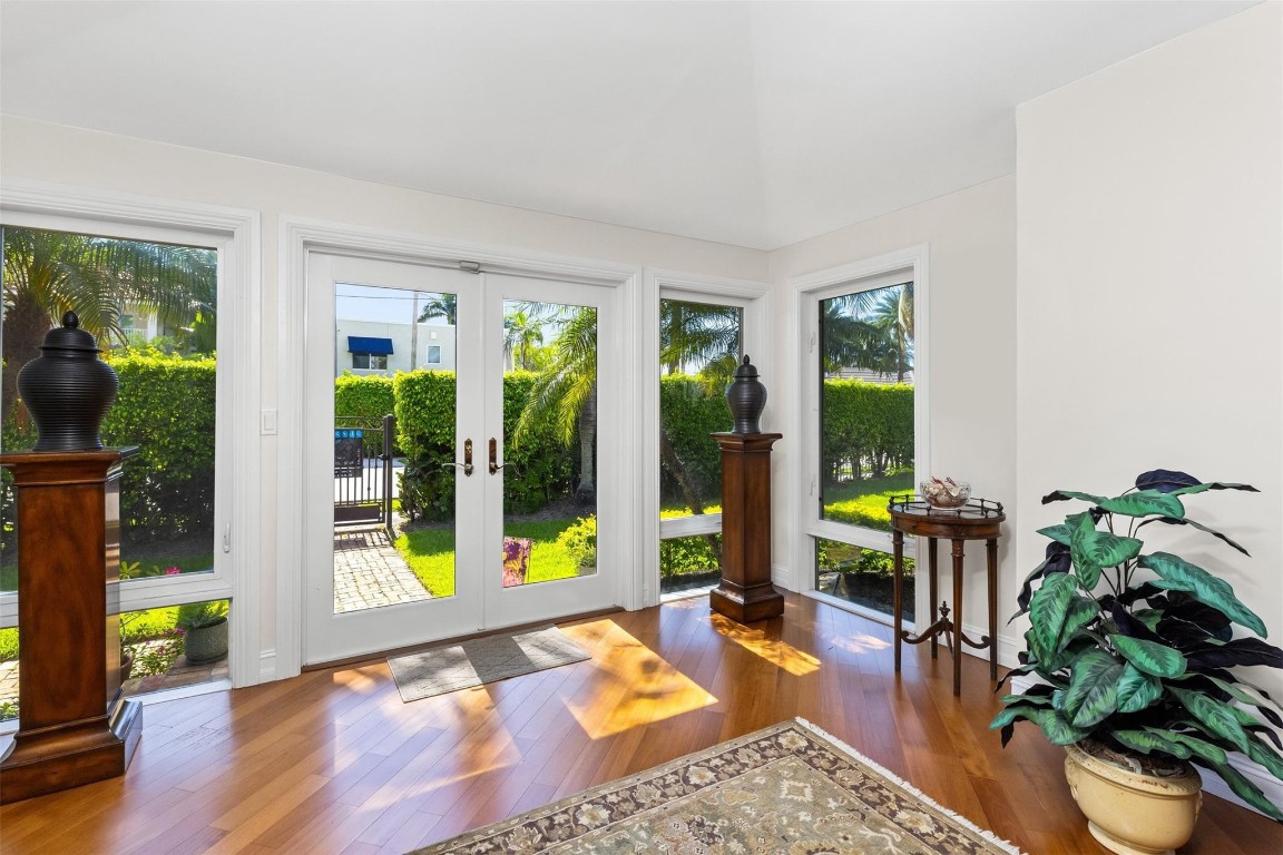 359 Poinciana Dr Fort Lauderdale, FL 33301