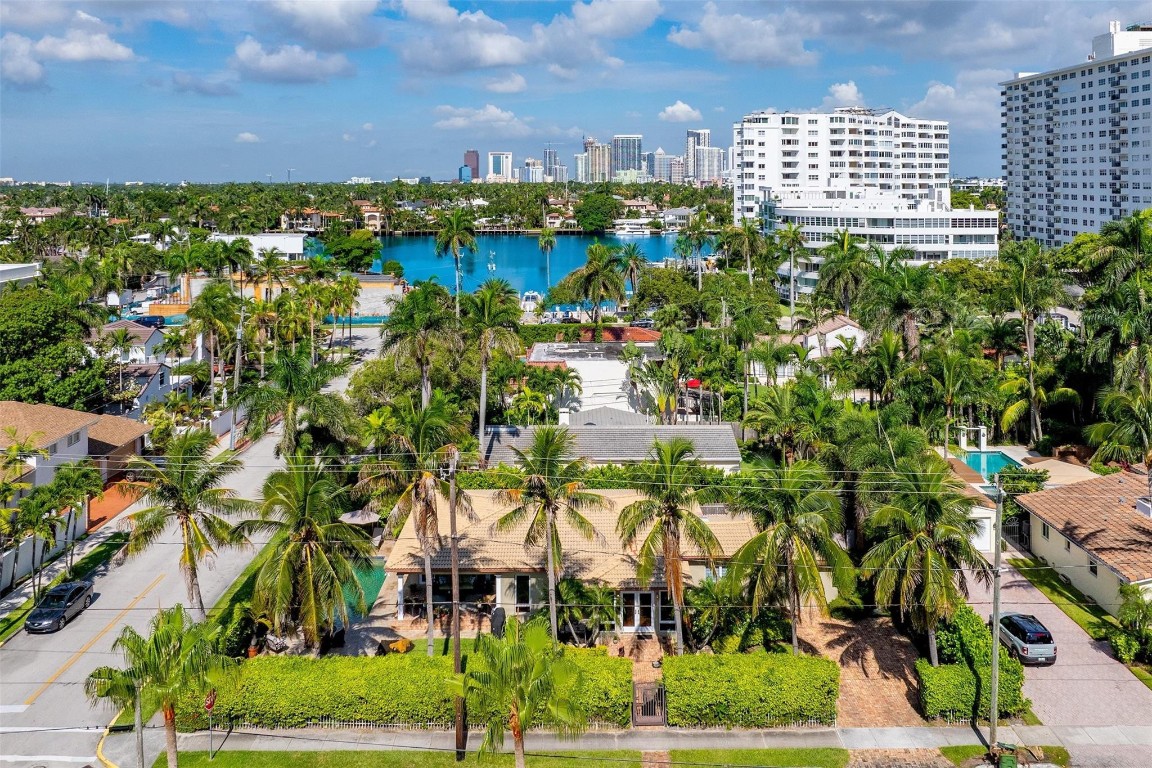 359 Poinciana Dr Fort Lauderdale, FL 33301