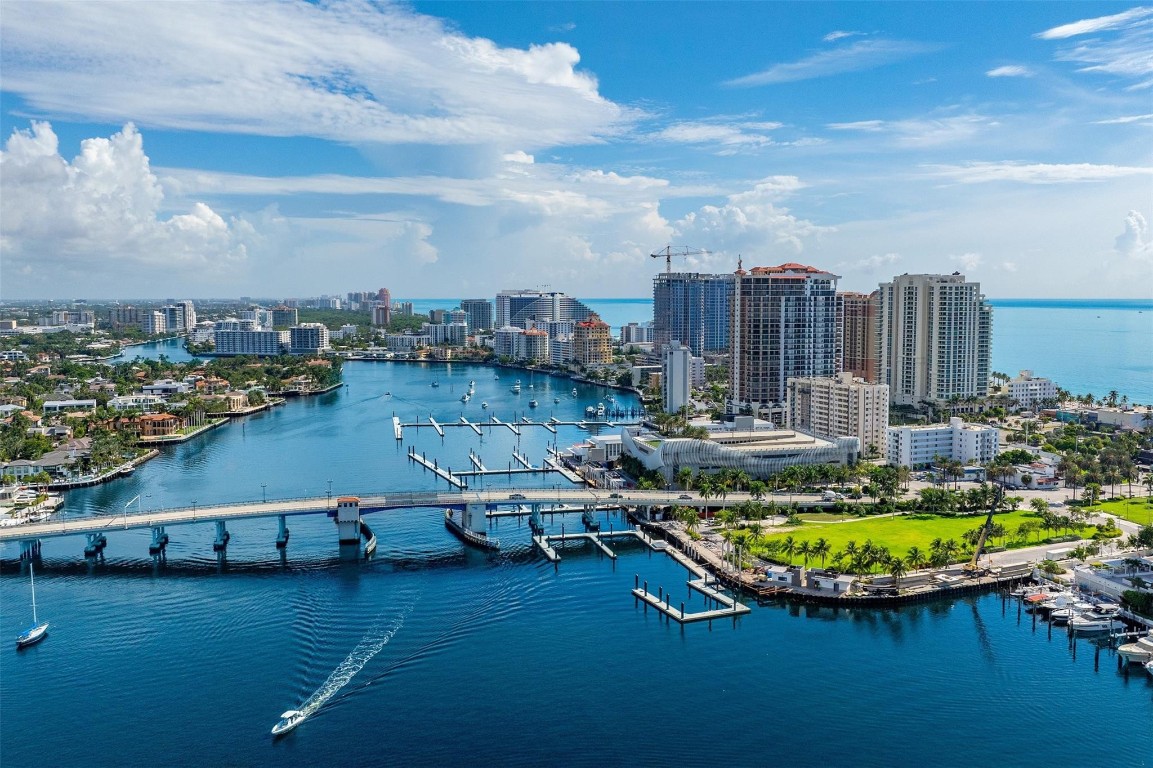 359 Poinciana Dr Fort Lauderdale, FL 33301