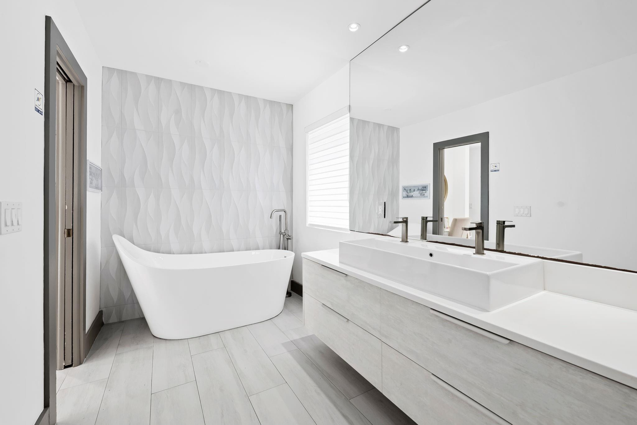 2711 Mayan Fort Lauderdale, FL 33316