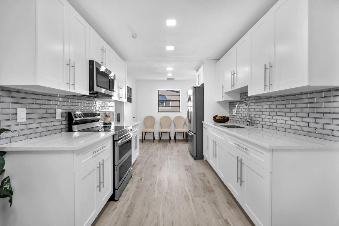 2210 NW 50th Lauderhill, FL 33313