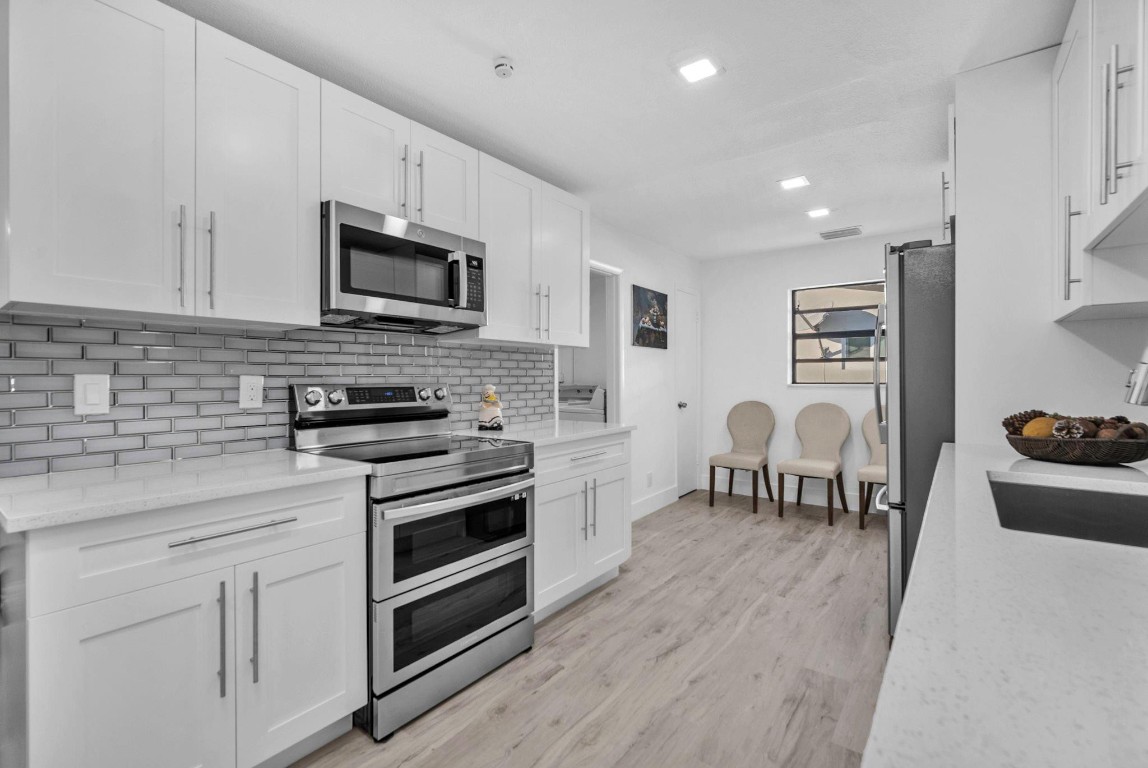 2210 NW 50th Lauderhill, FL 33313