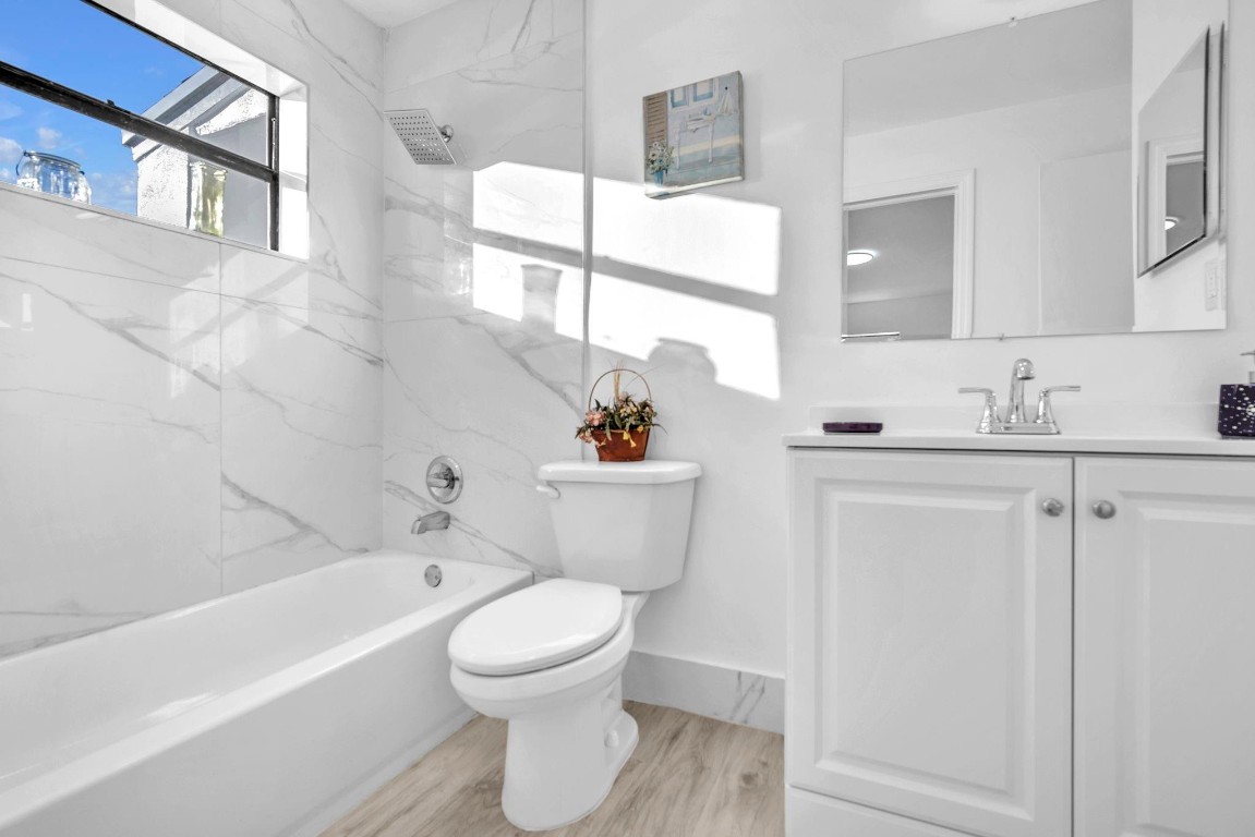 2210 NW 50th Lauderhill, FL 33313