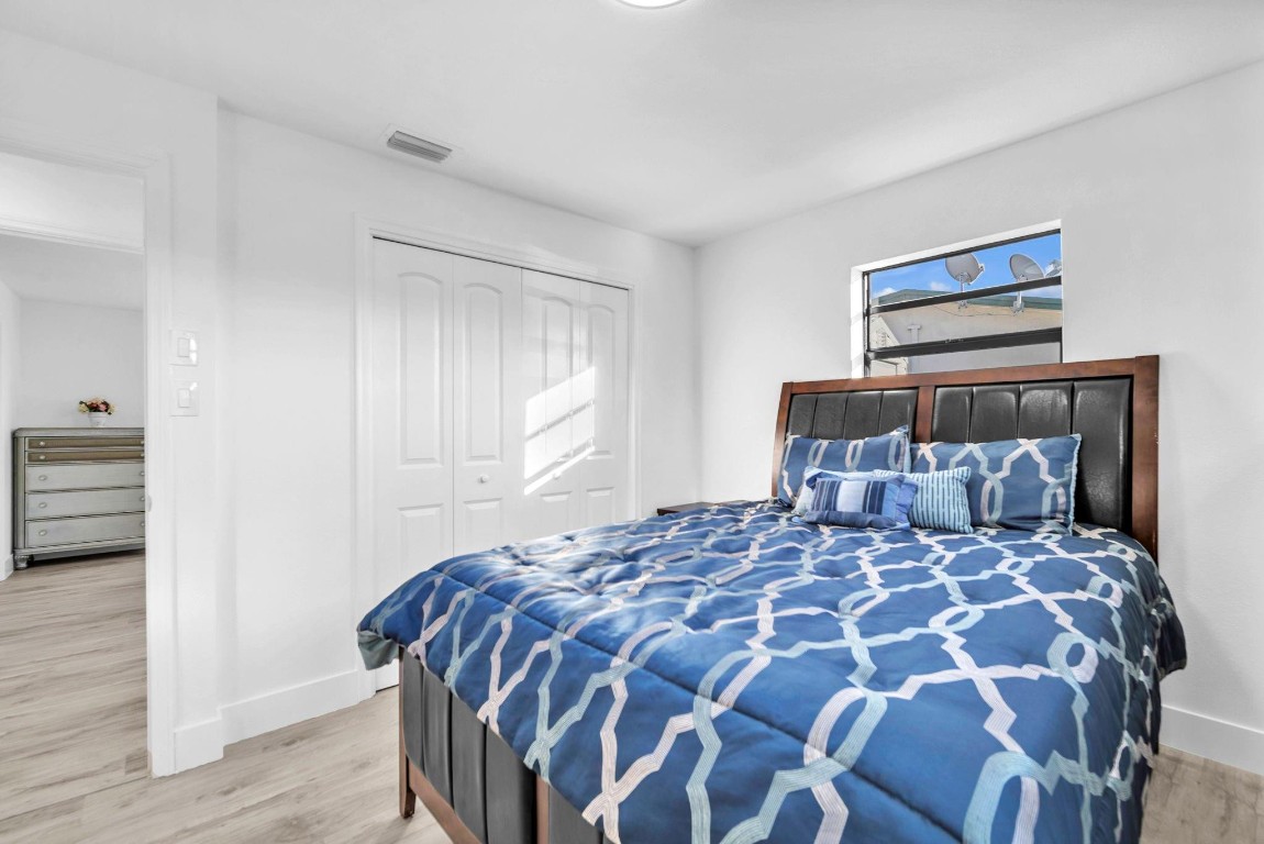 2210 NW 50th Lauderhill, FL 33313