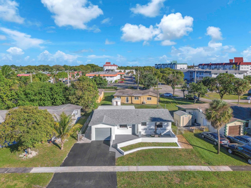 2210 NW 50th Lauderhill, FL 33313