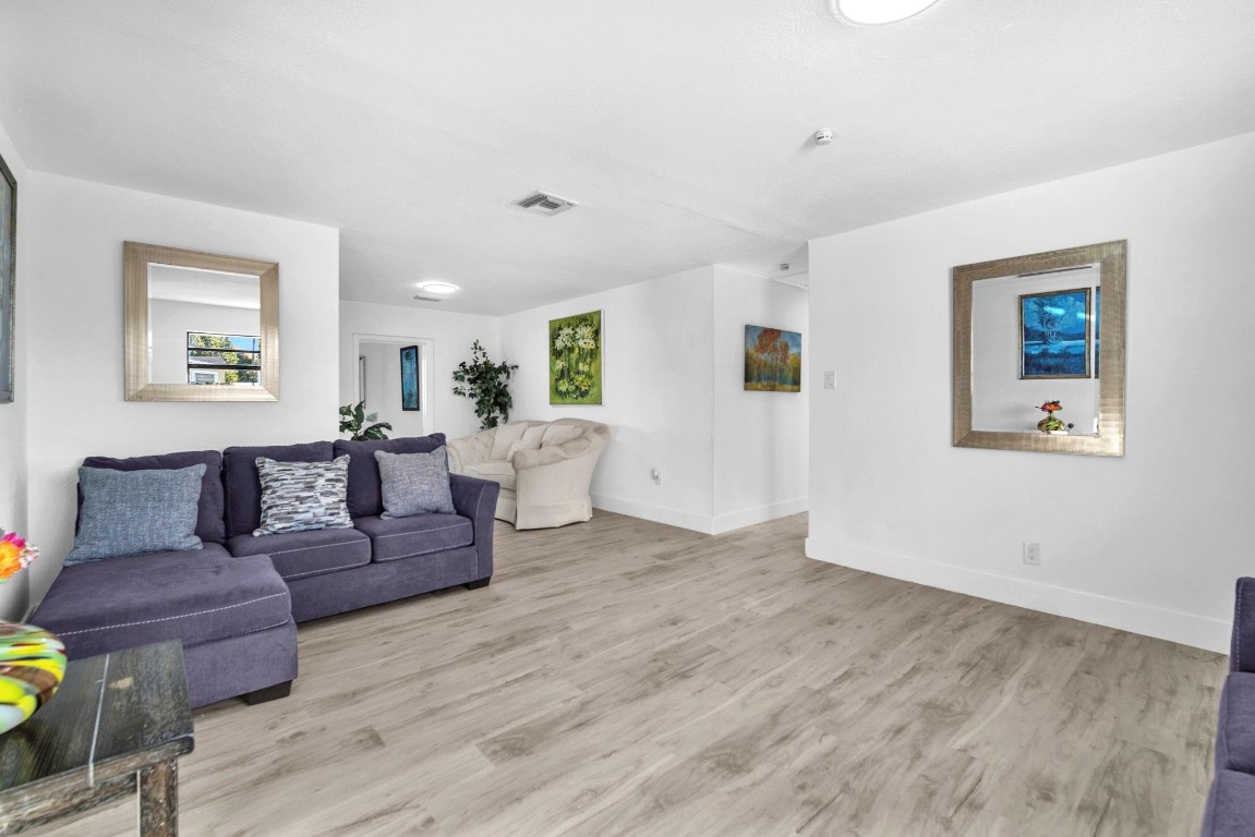 2210 NW 50th Lauderhill, FL 33313