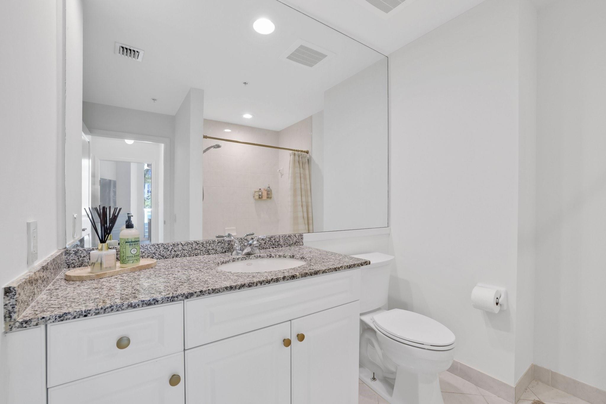 347 N New Riv #301 Fort Lauderdale, FL 33301