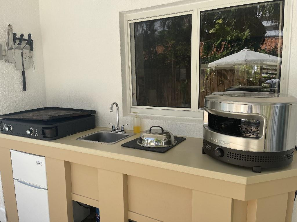 2200 NE 32nd Fort Lauderdale, FL 33305