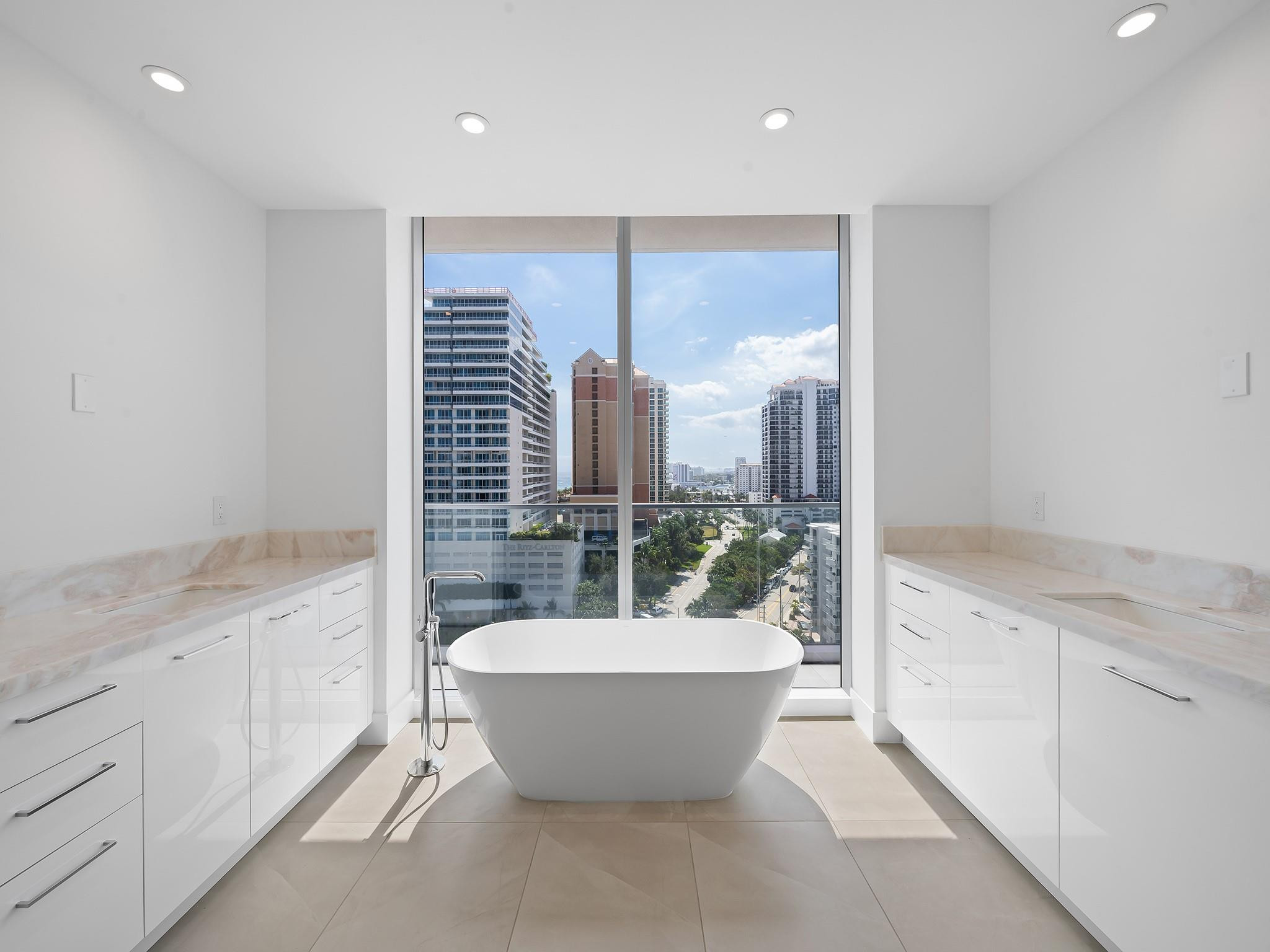 153 N Seabreeze #1002 Fort Lauderdale, FL 33304