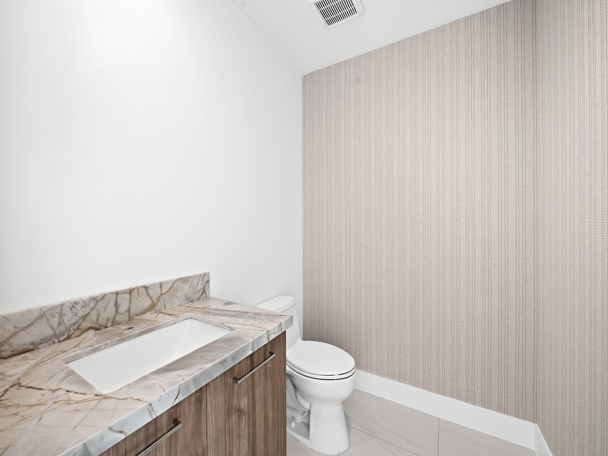 153 N Seabreeze #1002 Fort Lauderdale, FL 33304