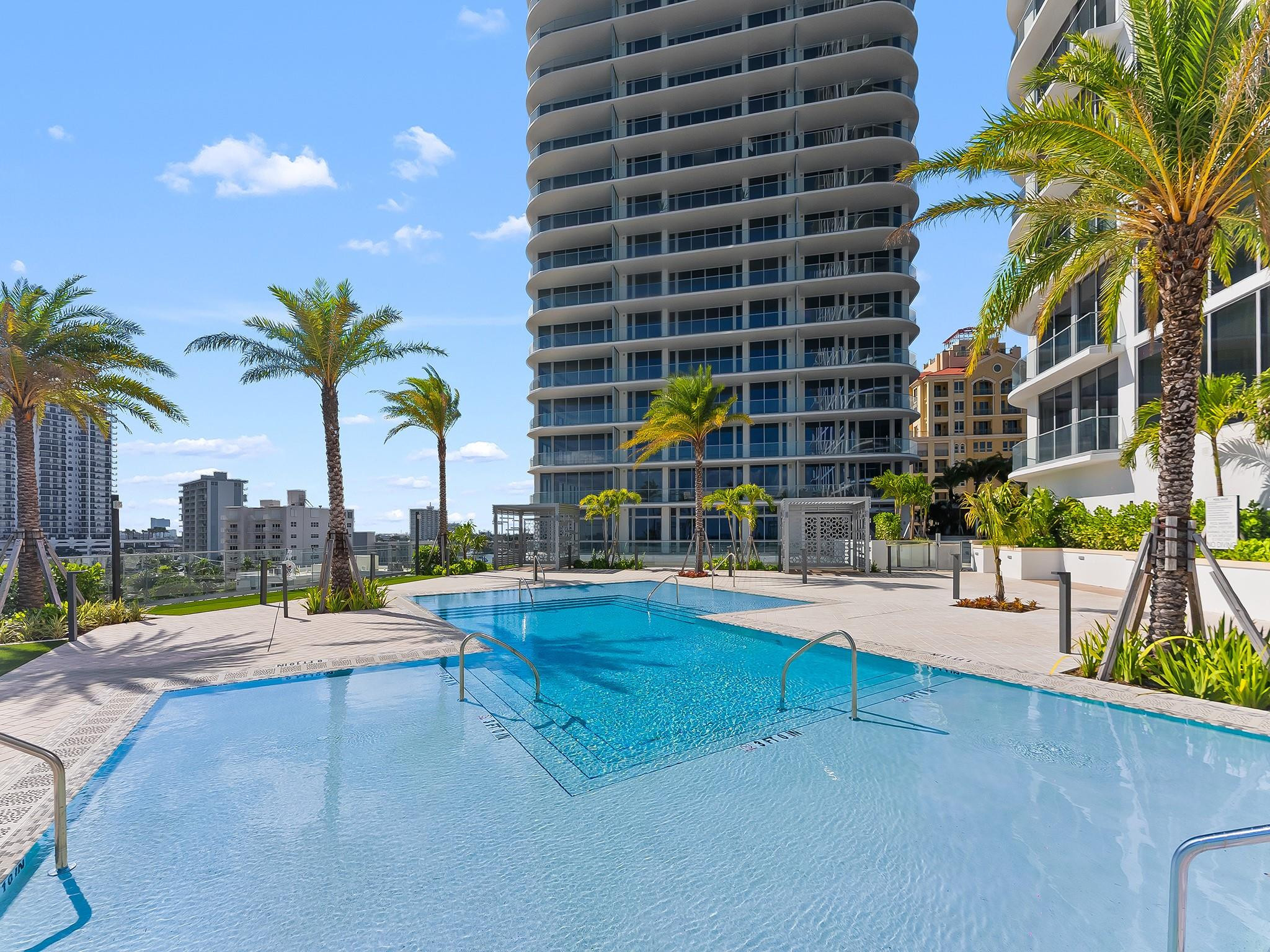 153 N Seabreeze #1002 Fort Lauderdale, FL 33304