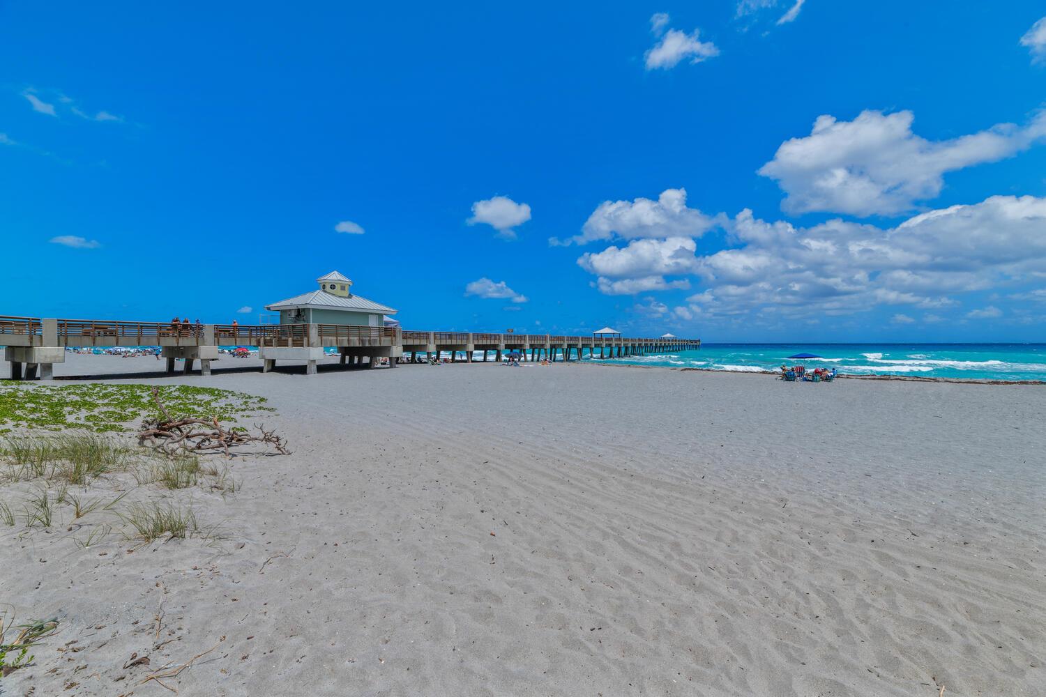 3050 30th Ct Jupiter, FL 33477