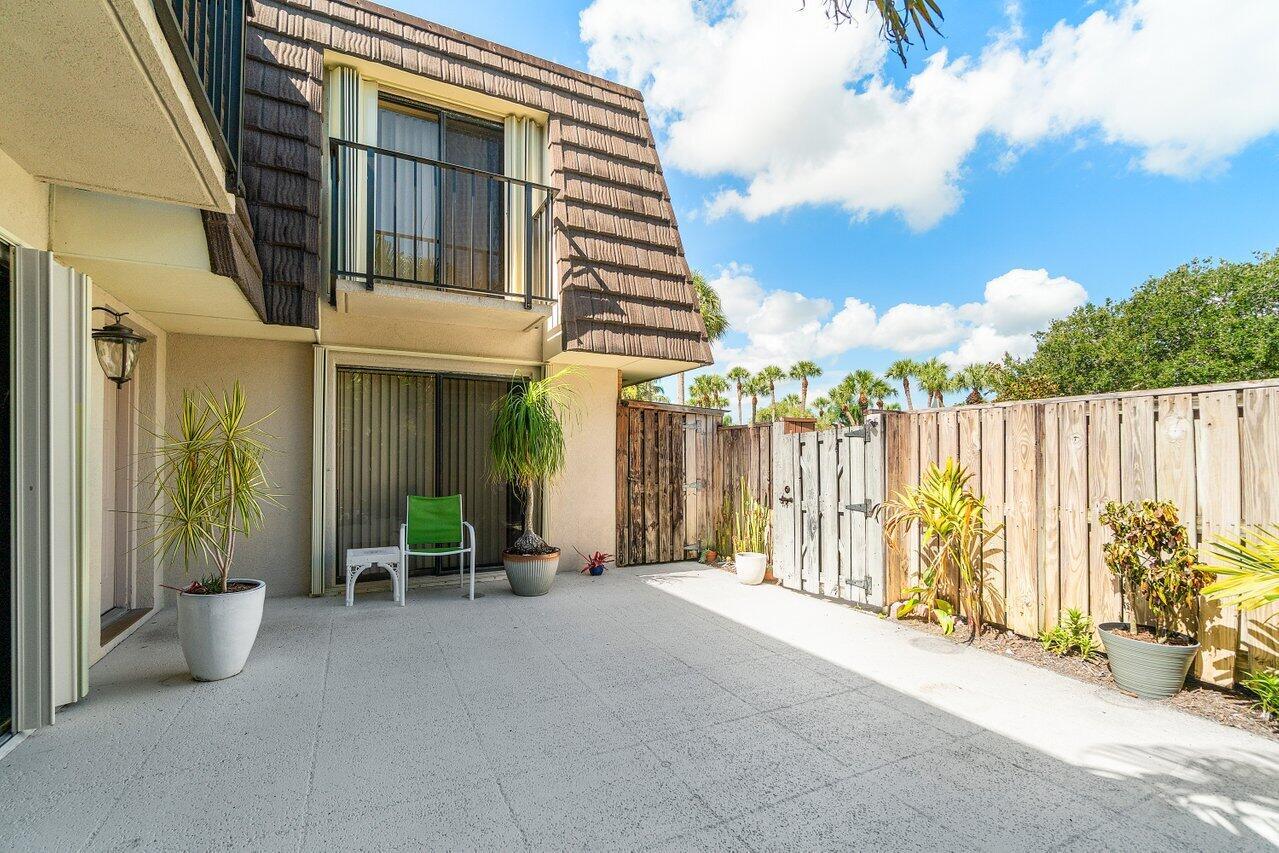 1619 16th Ct Jupiter, FL 33477