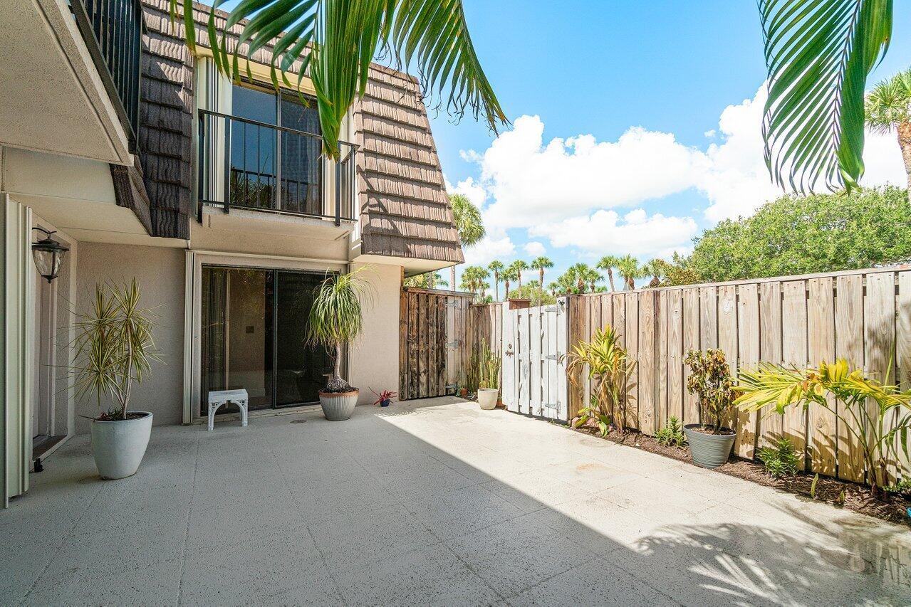 1619 16th Ct Jupiter, FL 33477