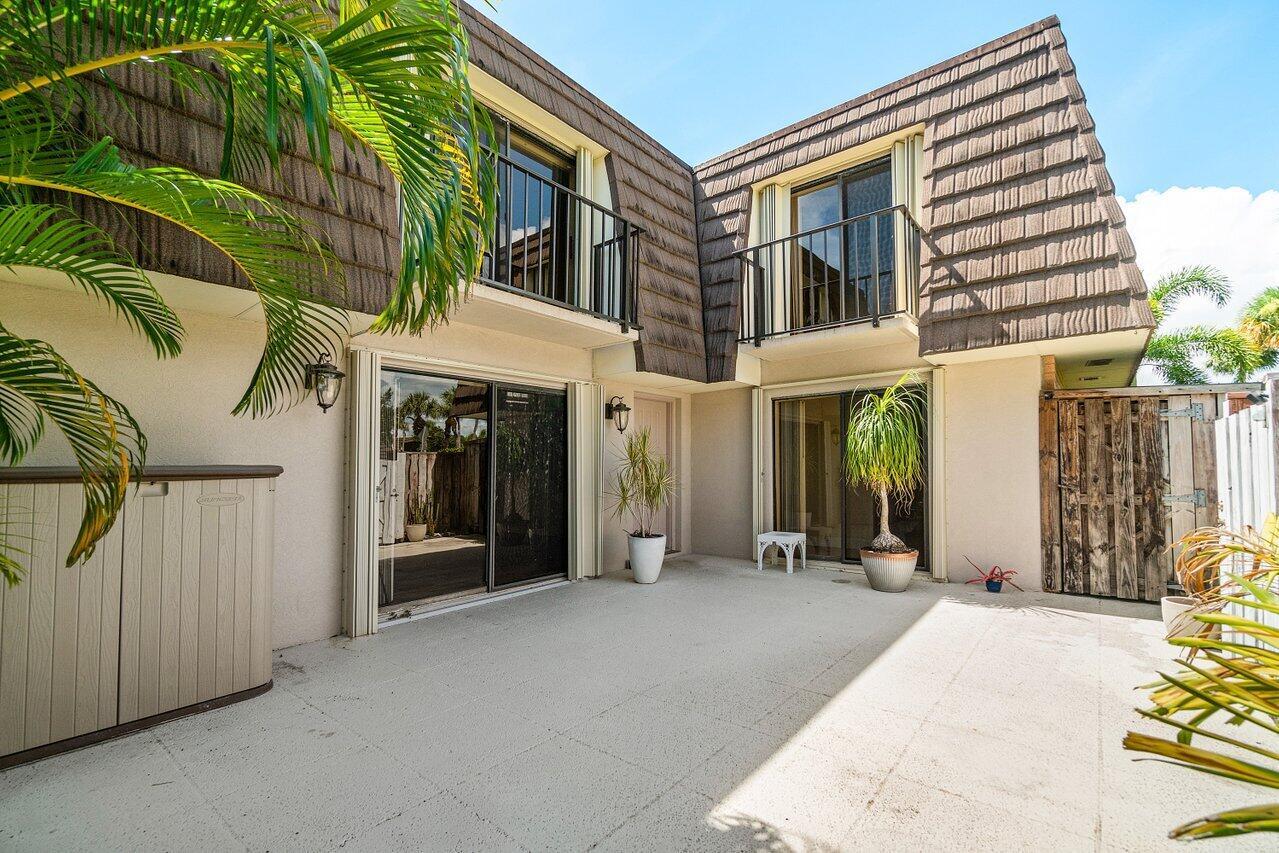 1619 16th Ct Jupiter, FL 33477