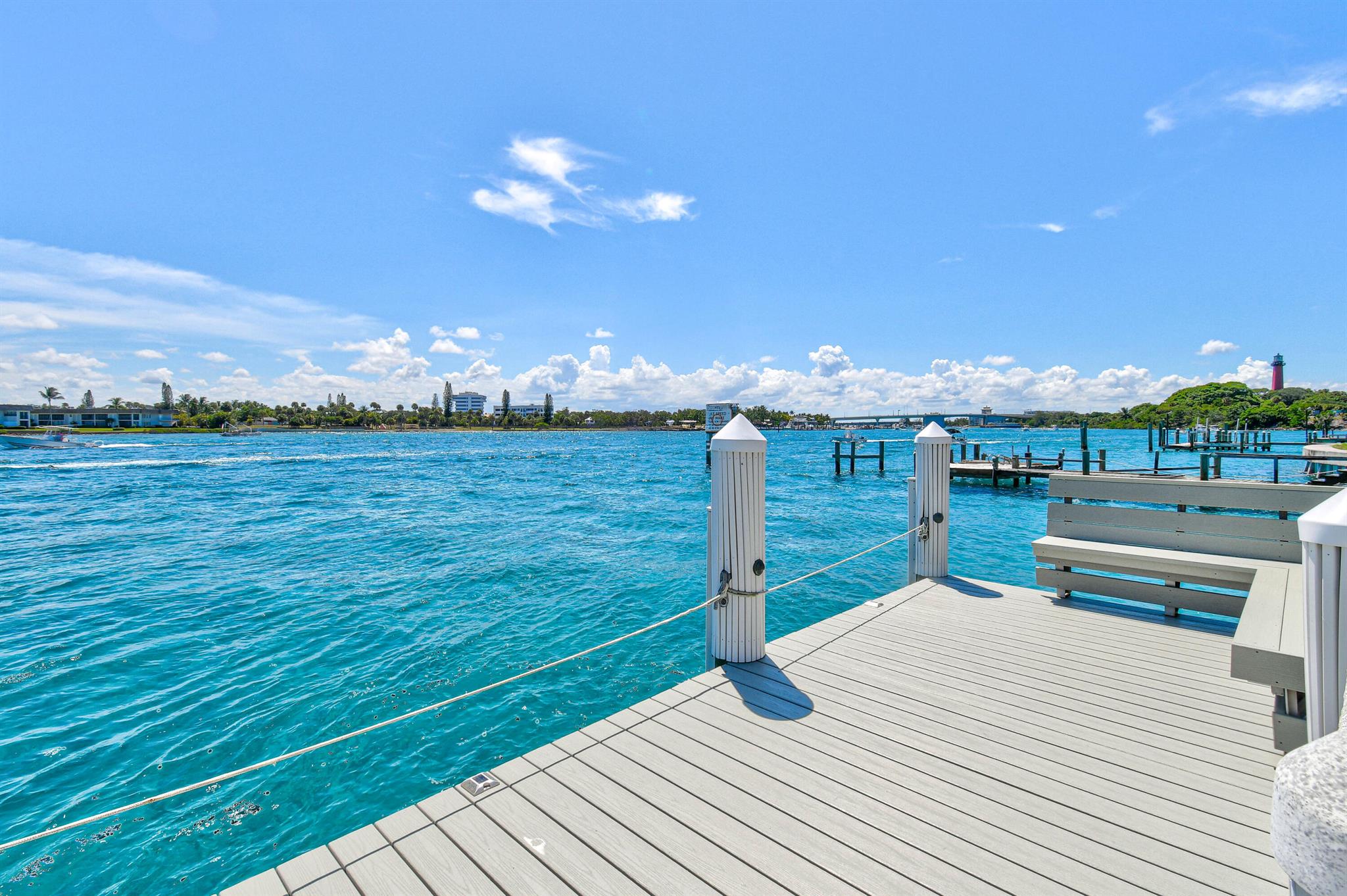 87 Lighthouse Dr Jupiter Inlet Colony, FL 33469