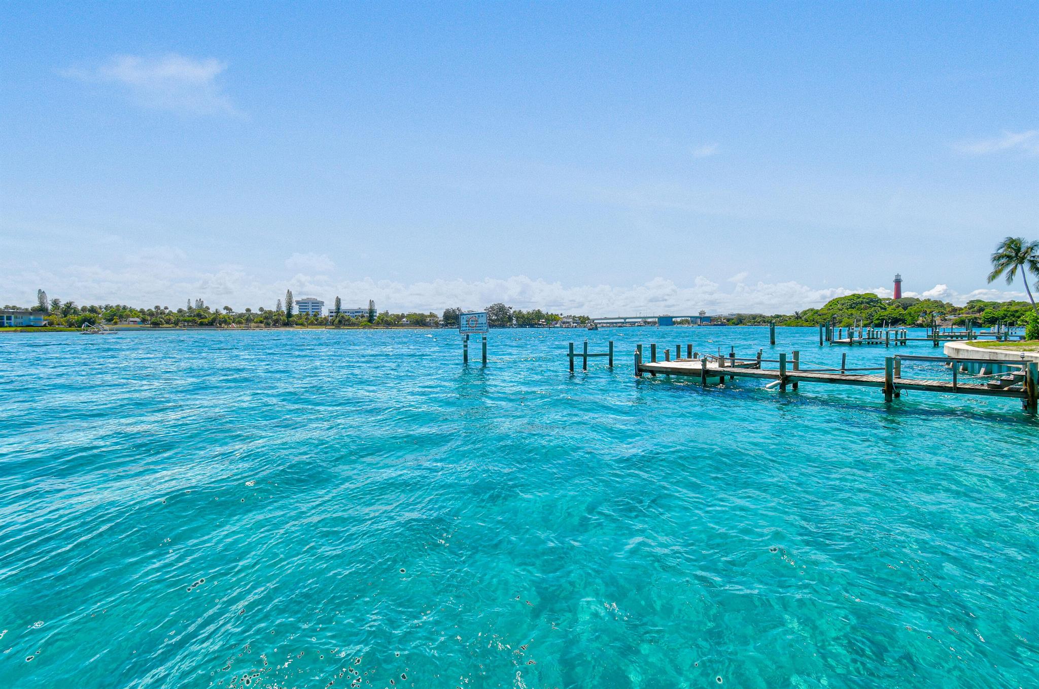 87 Lighthouse Dr Jupiter Inlet Colony, FL 33469