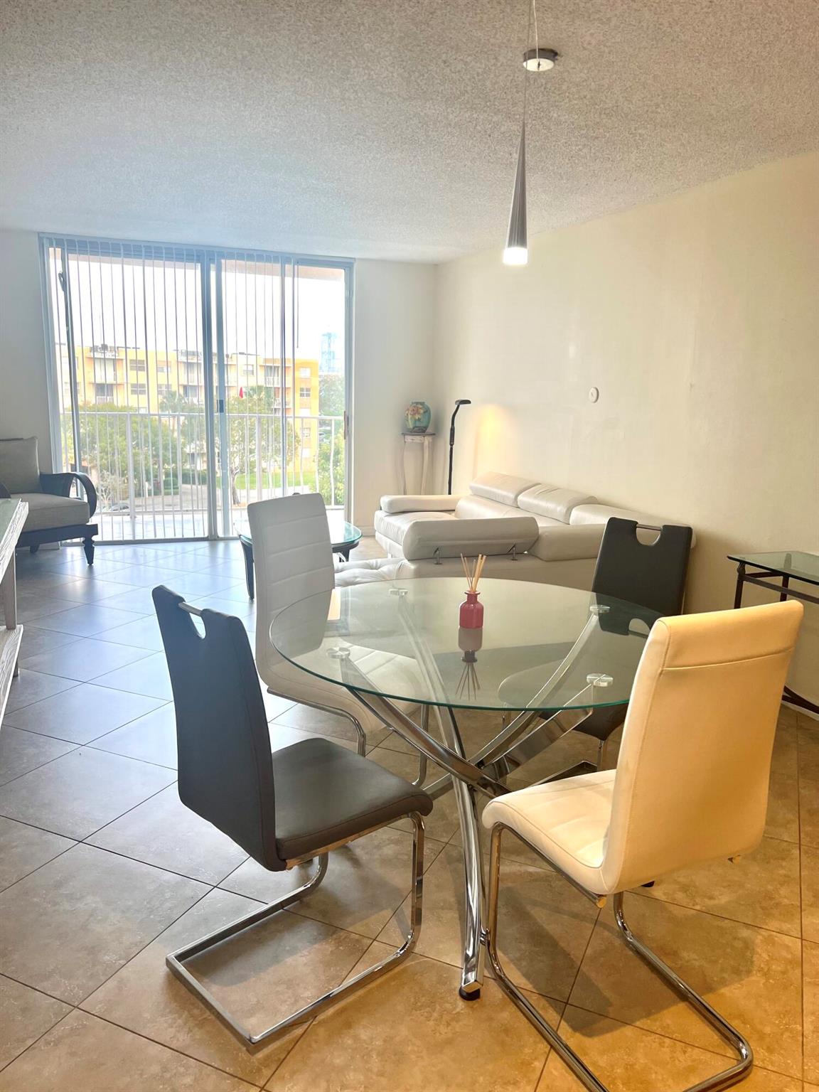 500 Executive Ctr Dr #5h