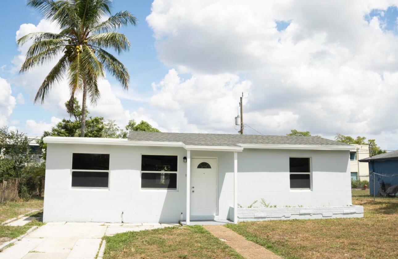 2317 NW 15th Ct
