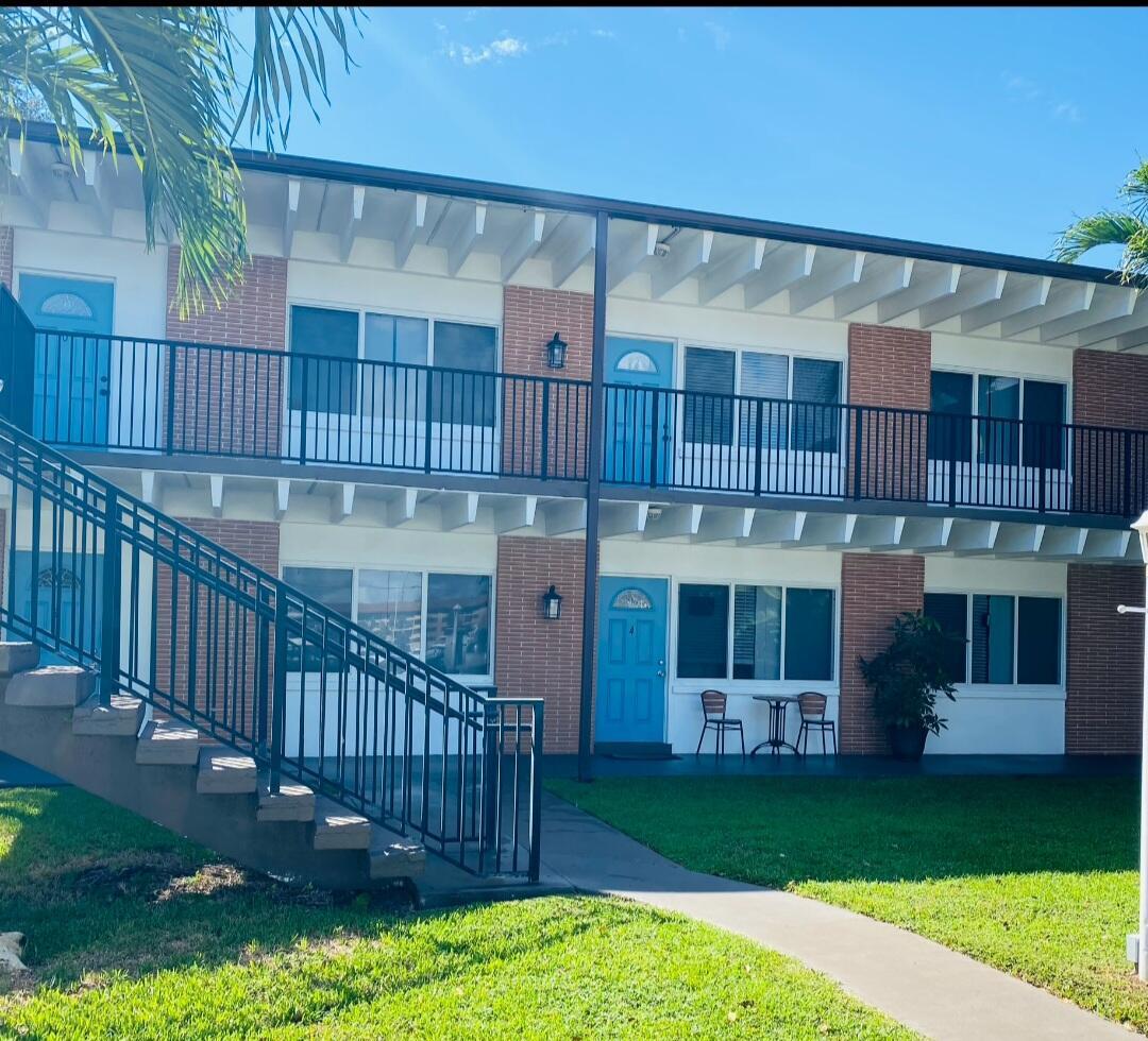 124 Yacht Clb Dr Dr #8