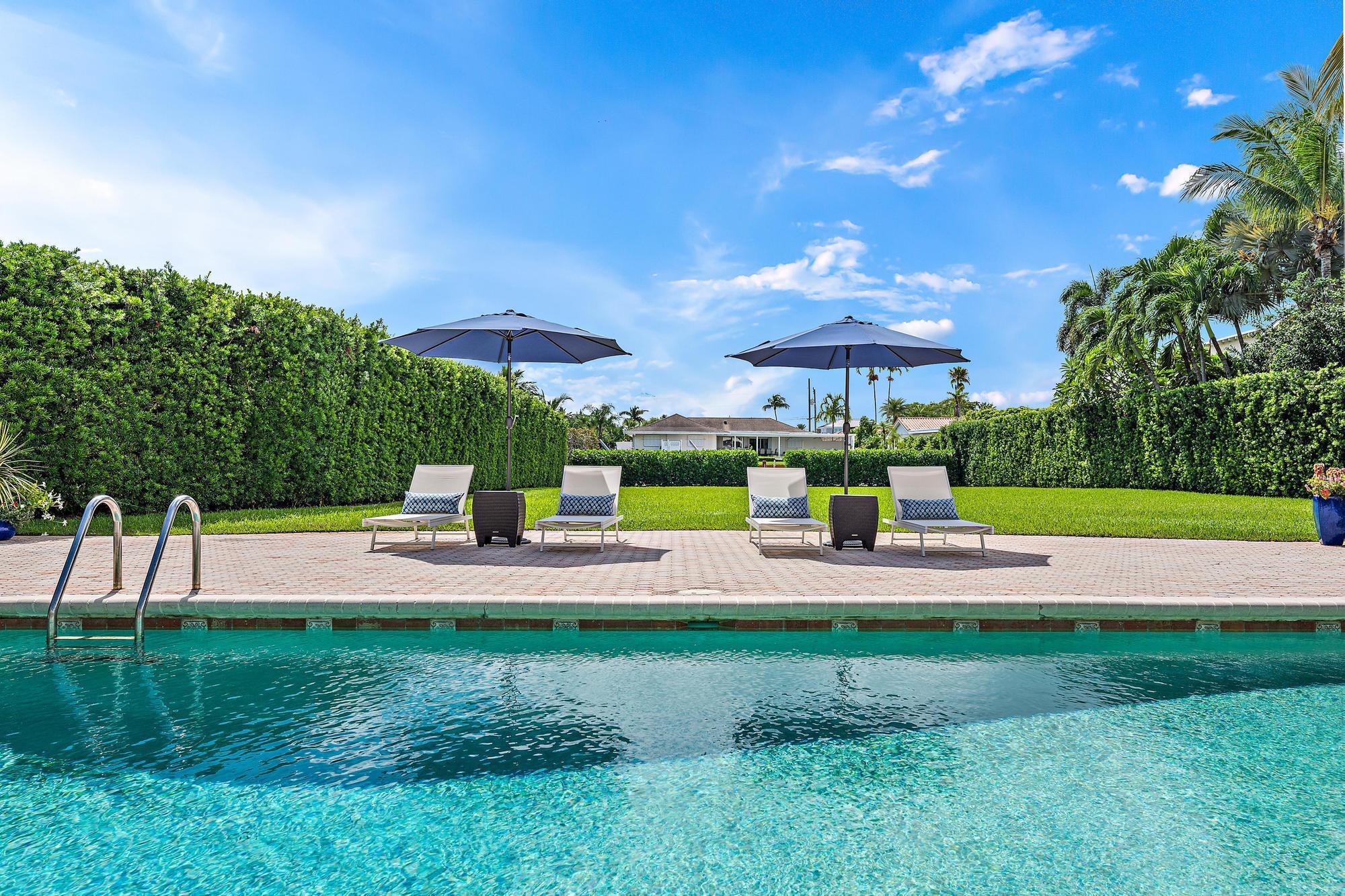 839 Country Clb Dr North Palm Beach, FL 33408